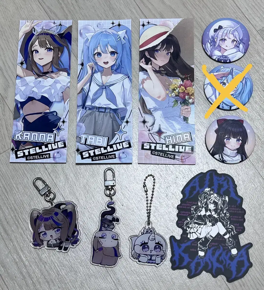 We sell Stellive keyring Canbadge pre-order benefit 