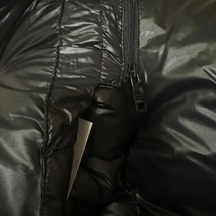 프라다 (M) 리나일론 다운 코트 블랙 사진 3