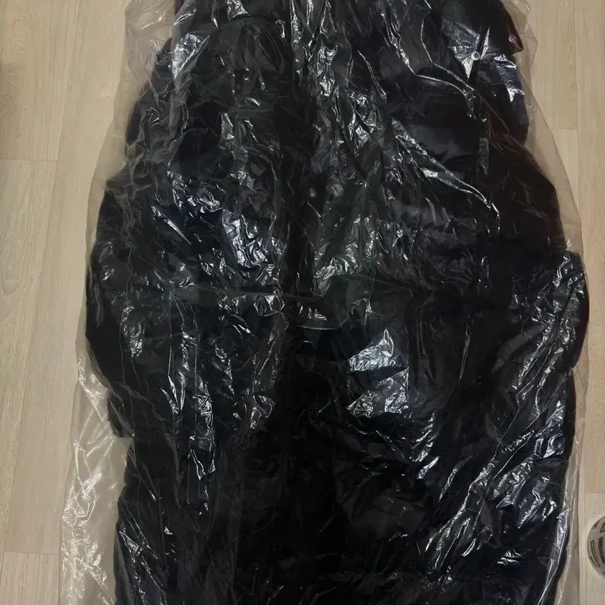 프라다 (M) 리나일론 다운 코트 블랙 사진 5