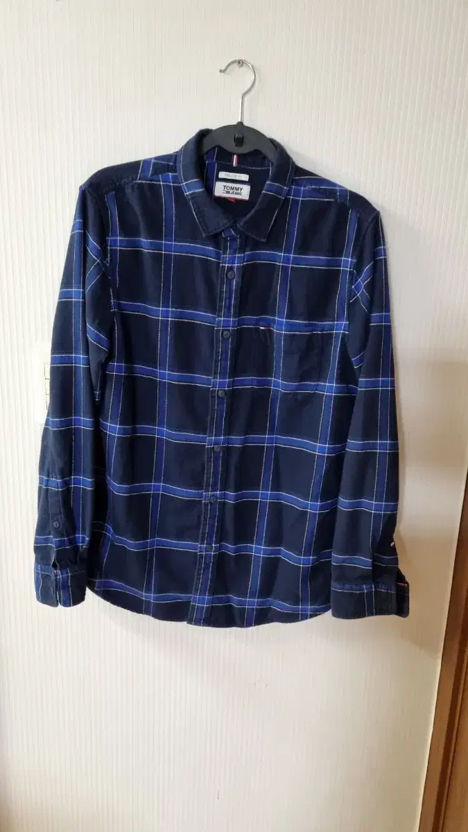 Tommy Jins Spring and Autumn ShirtSouthern 100