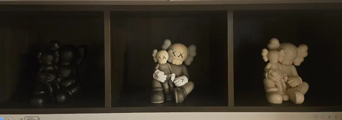 카우스kaws 장백산 3종 팝니다