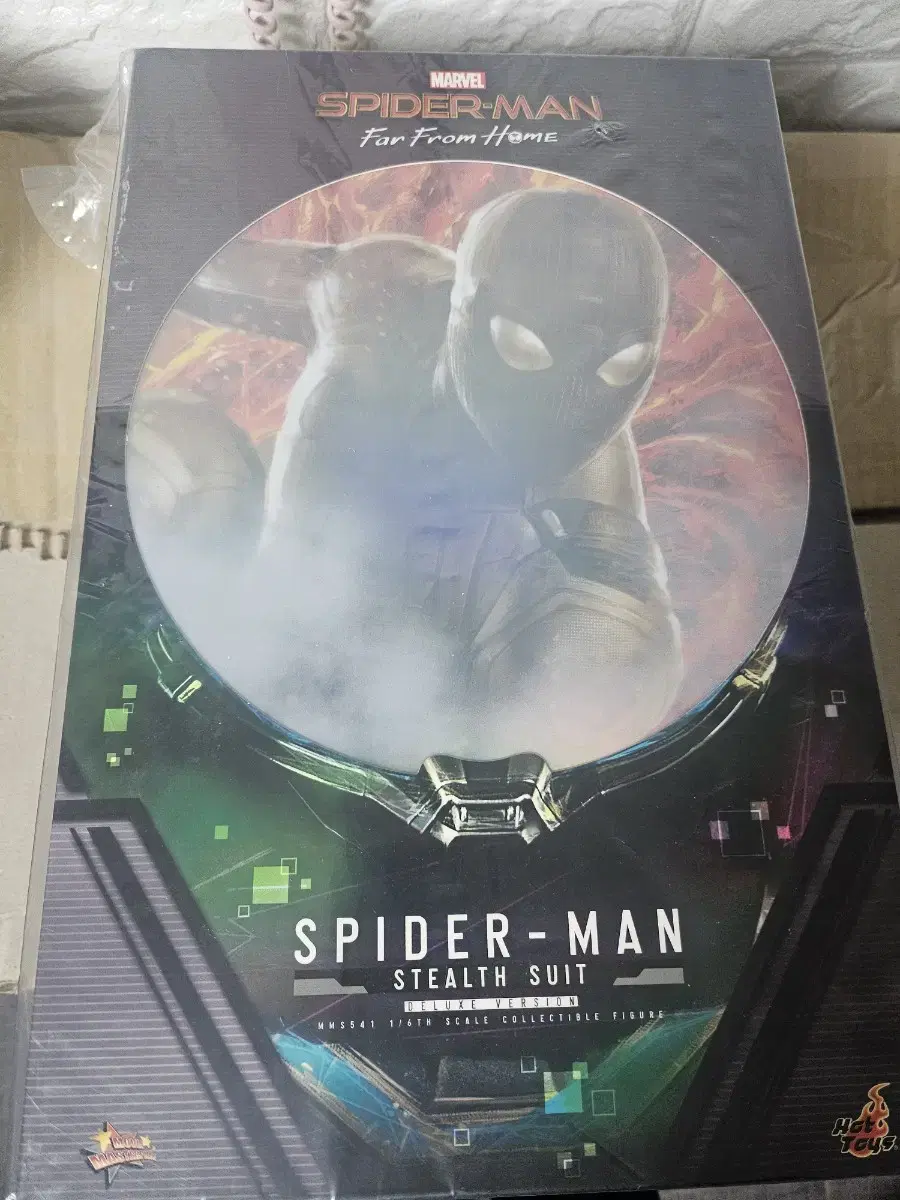 Hot Toys Spider-Man Stealth Suit Deluxe Edition