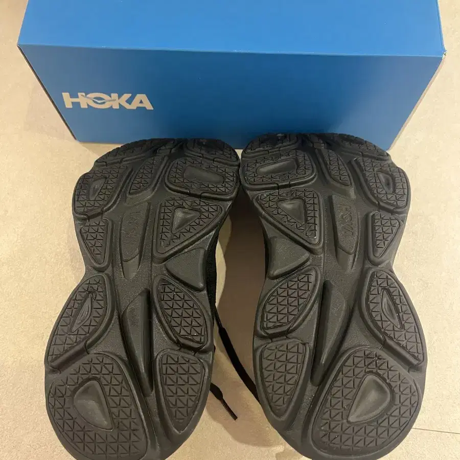 호카 본디8 와이드 240 hoka bondi8 wide 240