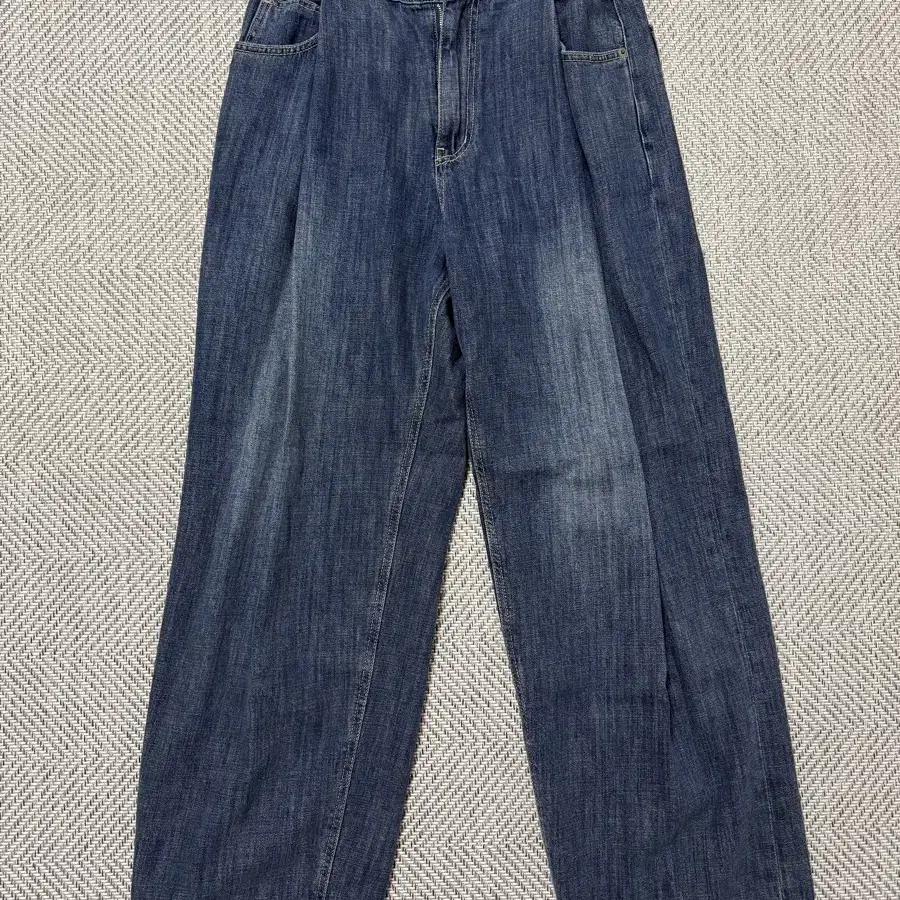 [비긴202] 워싱 데님 One Tuck Wide Denim Pants