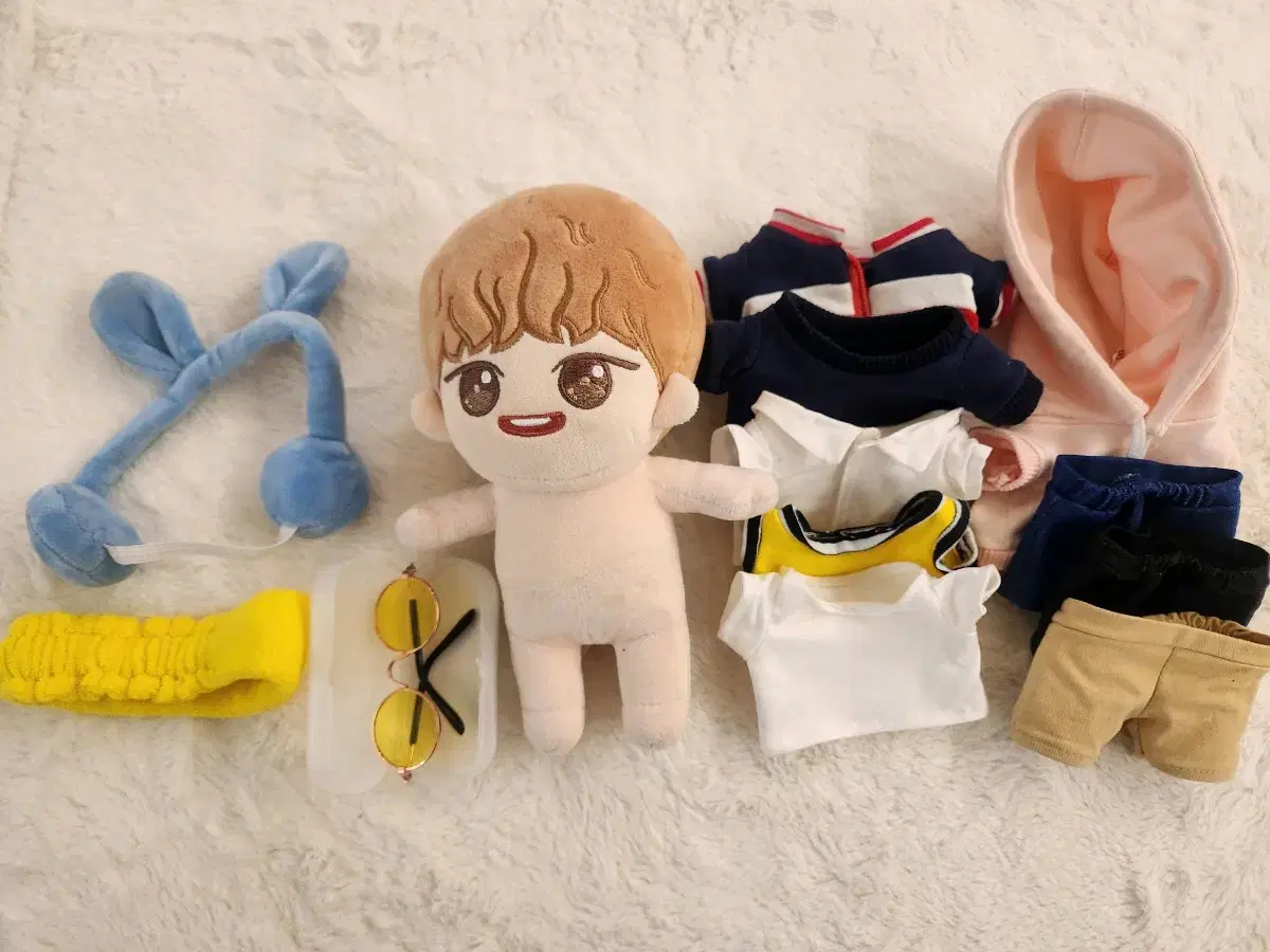 (Source) btob yook sungjae 20cm doll cuadrado to sell