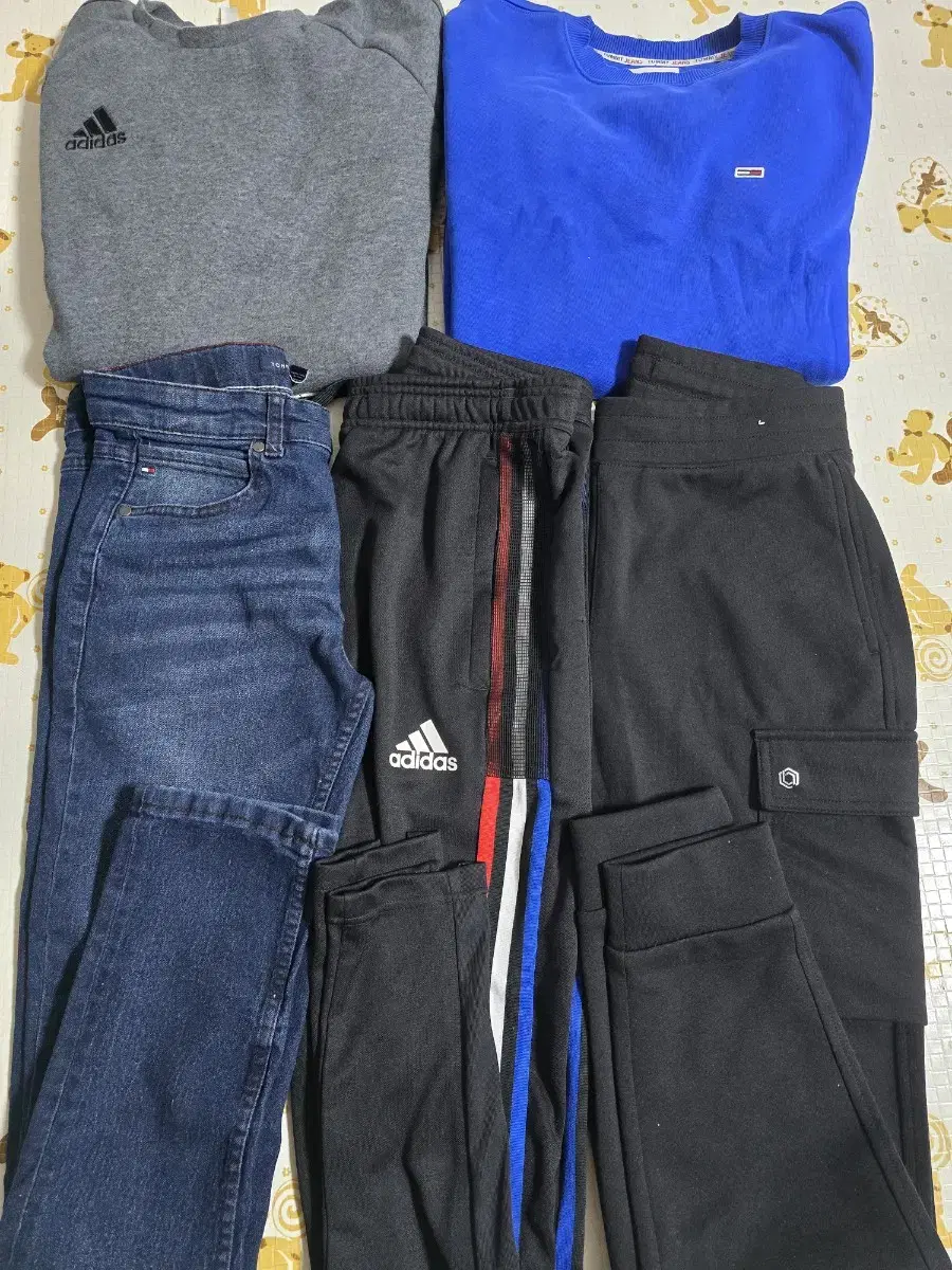 Tommy Hilfiger Men's Pants (adidas.tommy.jin. Free Gift)