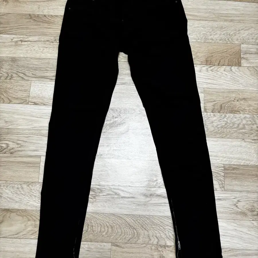 [30] 하이퍼데님 Jet Black Stack Zipper Jeans