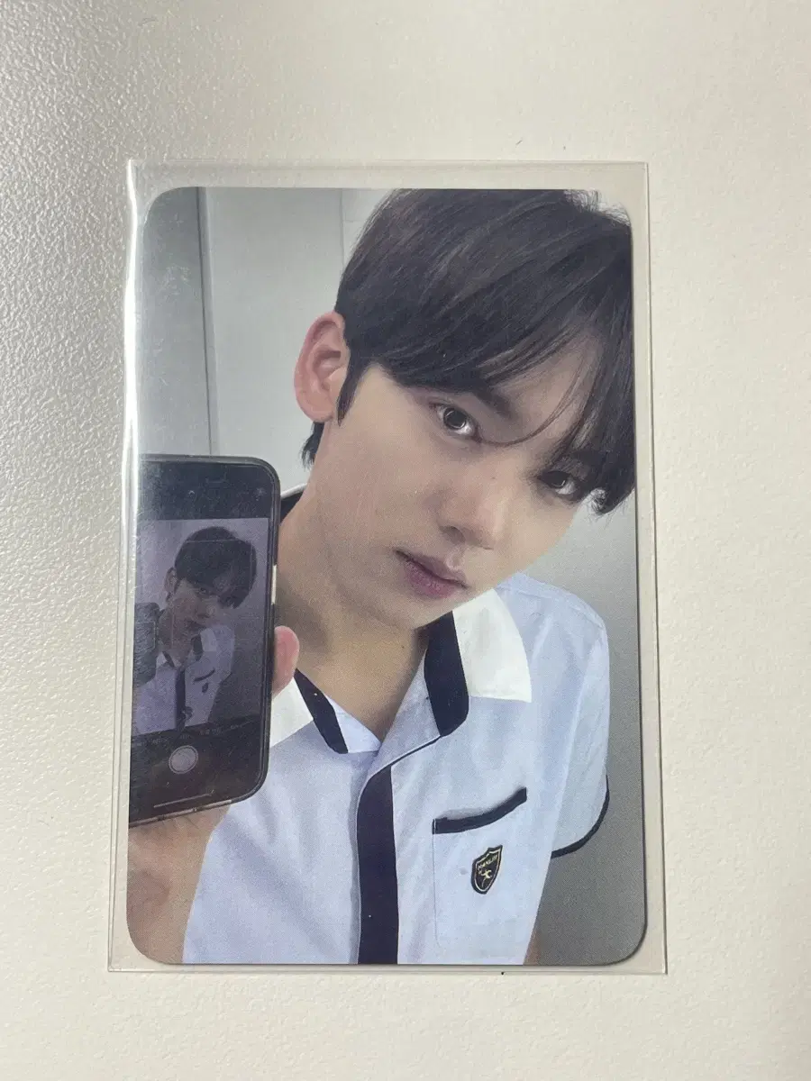 han yujin mirror selfie photocard