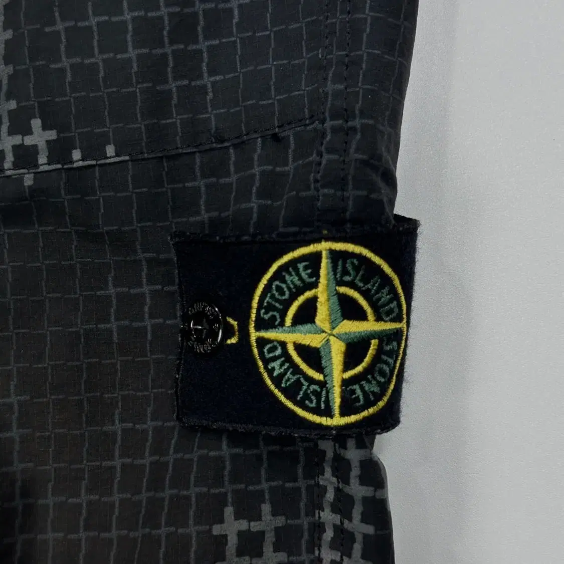 Stone Island 스톤아일랜드 립스탑 체크 그리드 카모 조거 팬츠