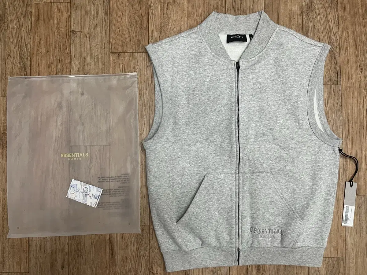 ( M ) Pierre & Marie Essentials Vest Light Gray First Edition Size true to size