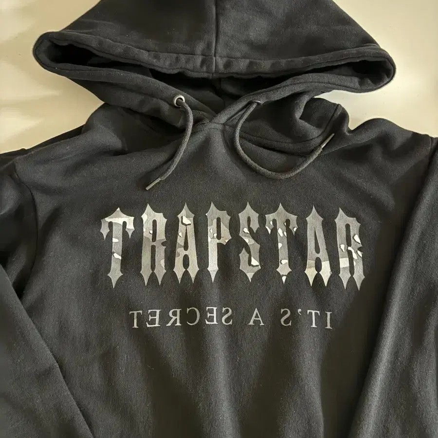 (국내) 트랩스타 trapstar 아이언게이트 후드티