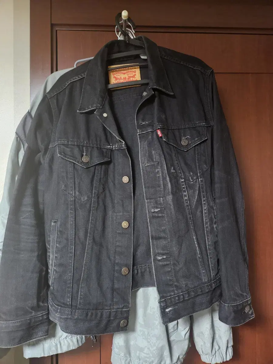 Levi's Black and Blue Denim Jacket M