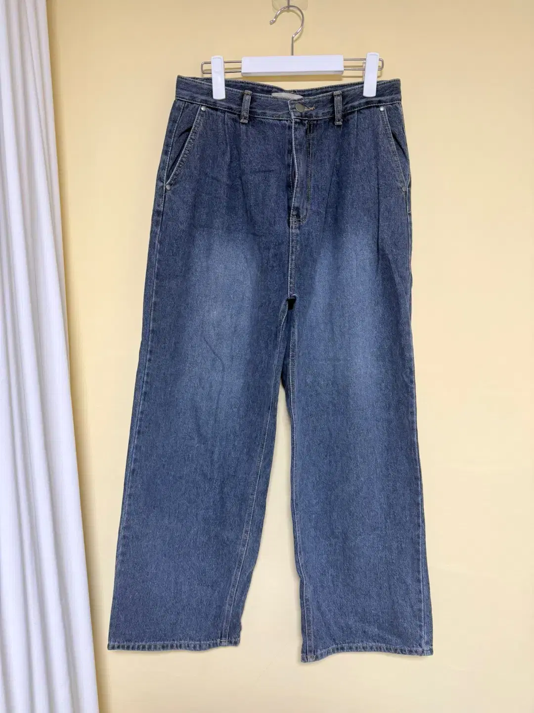 Bonded Two-Tuck Jeans