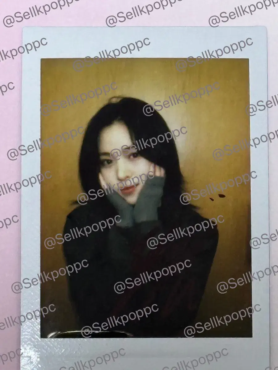 itzy ryujin sign polaroid sign polaroid pola polaroid