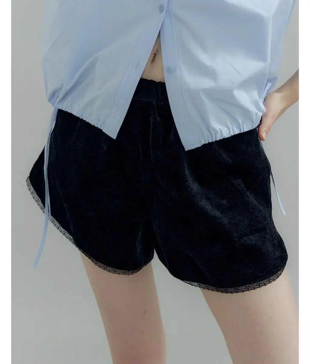 OEF velvet lace shorts 오이에프 벨벳 레이스 쇼츠