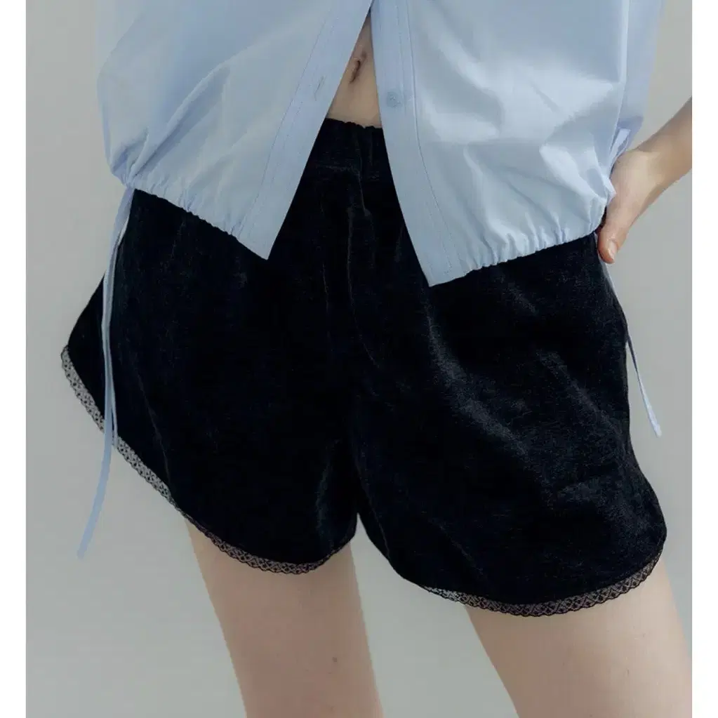 OEF velvet lace shorts 오이에프 벨벳 레이스 쇼츠