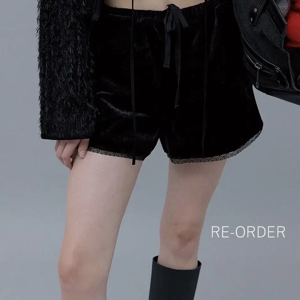 OEF velvet lace shorts 오이에프 벨벳 레이스 쇼츠