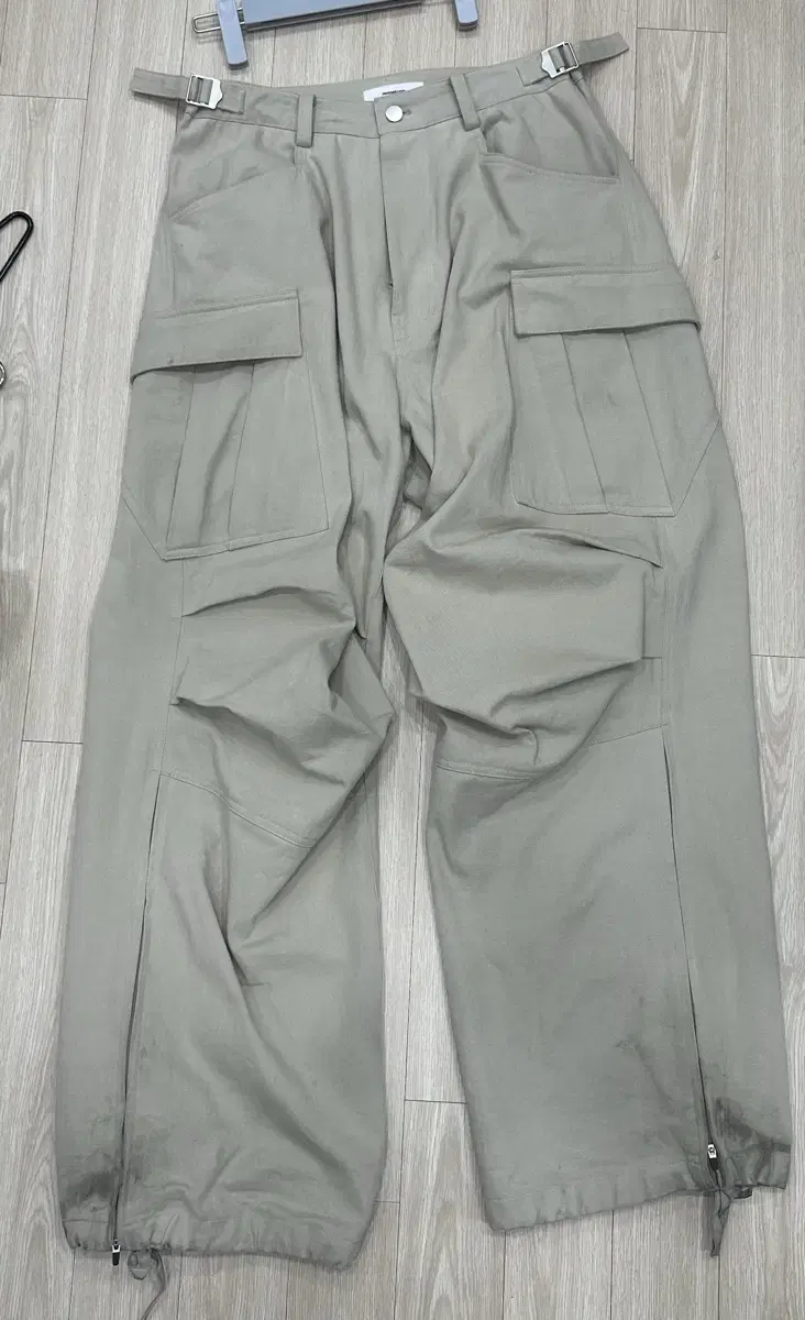 [2] Non-node Side Zip Cargo Pants Beige