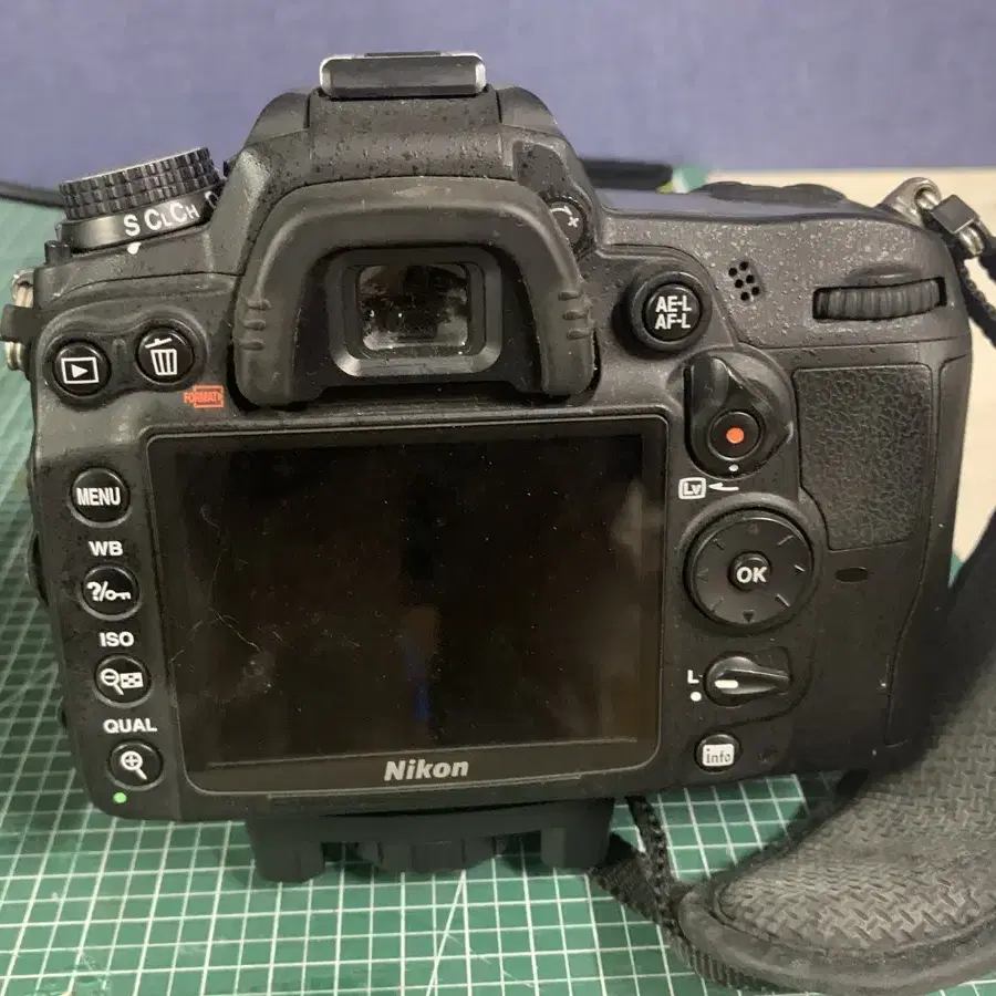 니콘D7000 렌즈 18-135mm   100컷도 사용안한 신품같은 중고