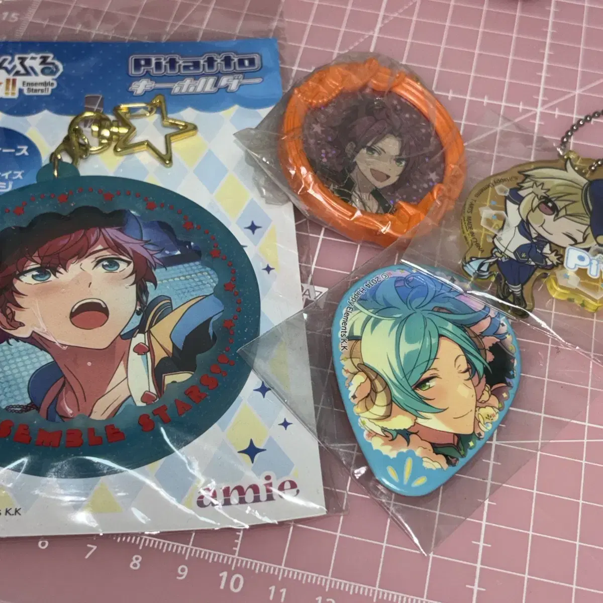 Bulk Angsta merchandise (Hiiro Pitatto, Nayeon Pita Keyring, Mao, Kanata)