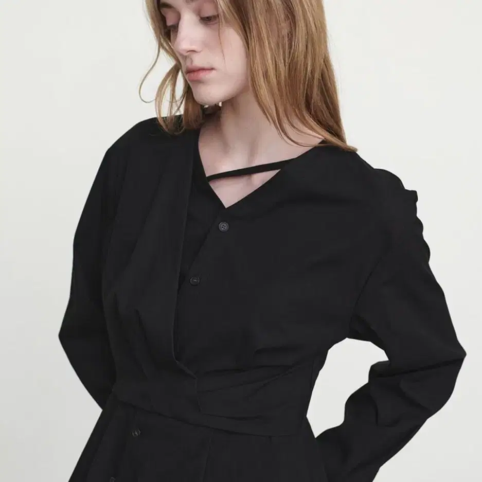 루에브르 브이넥 랩 블라우스 V-neck Wrap Blouse