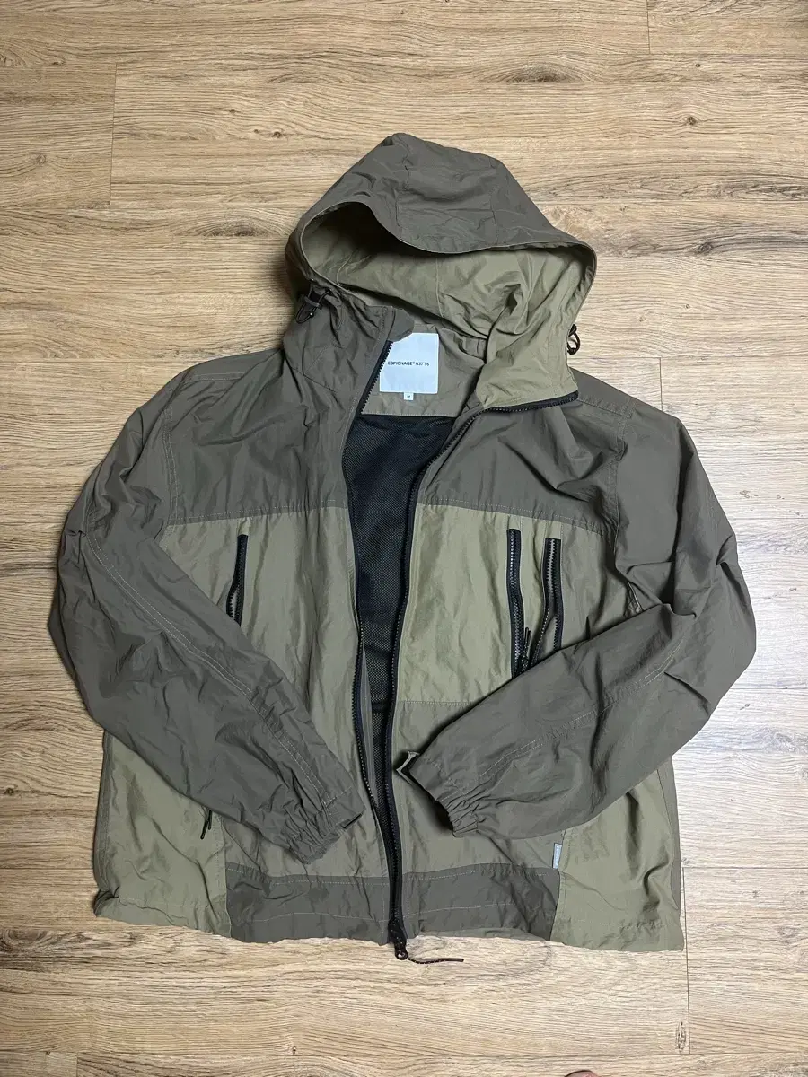 Espionage / Mountain Wind Parka / M