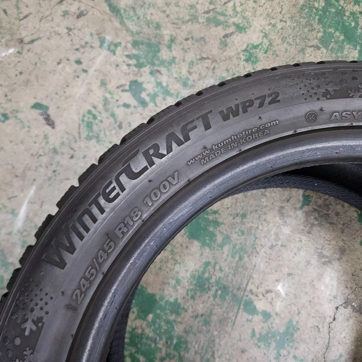 중고타이어 윈터 스노우 245/45R18 & 2454518 4개 팝니다.