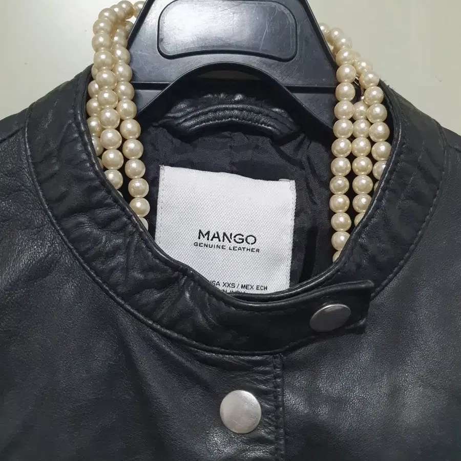 N4503 MANGO 망고 양가죽 자켓.세미 크롭