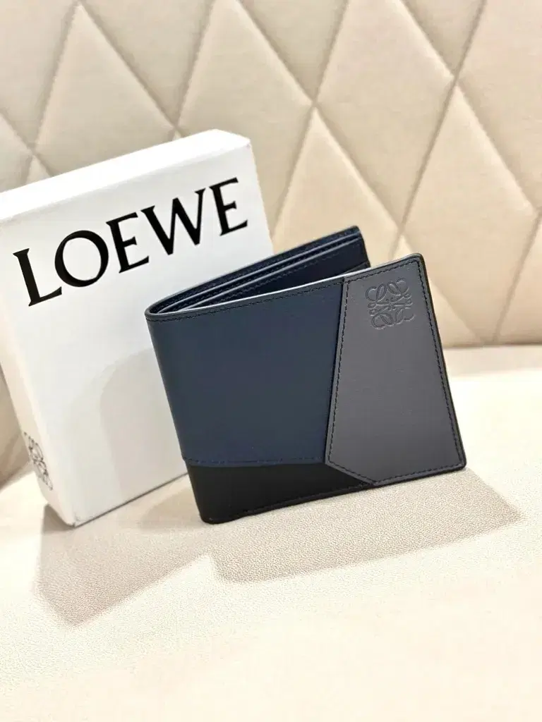 LOEWE 신용 카드 지갑