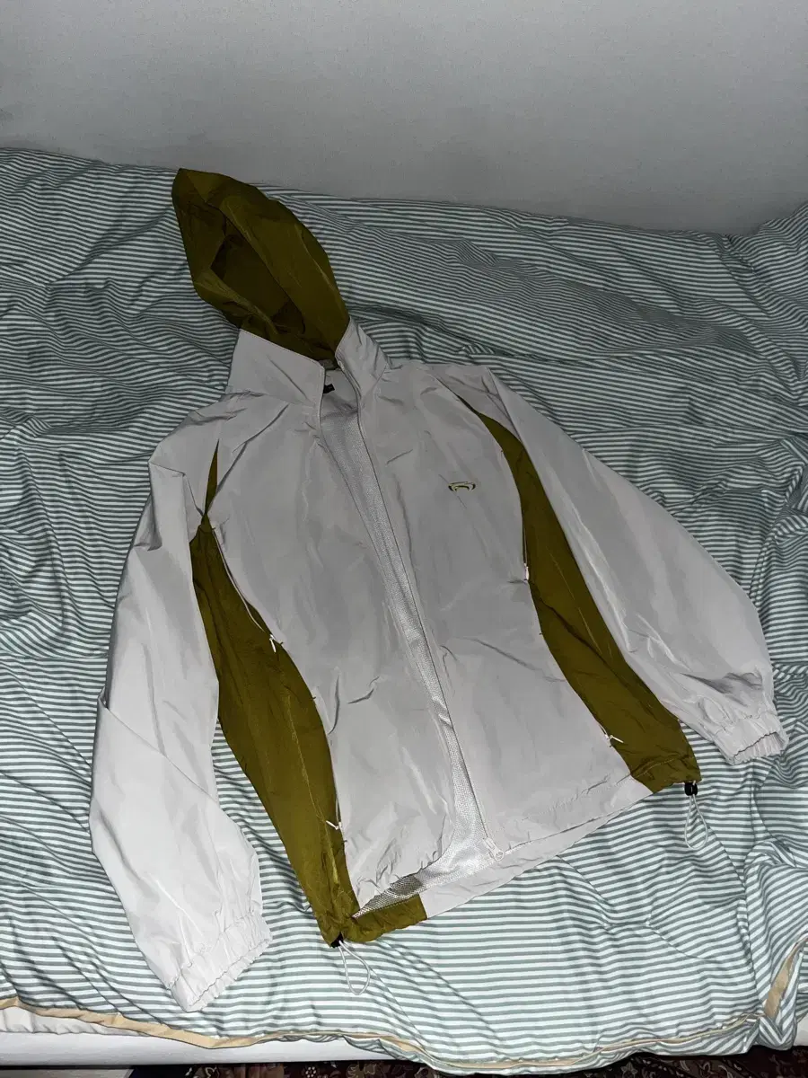 Art of Field Windbreaker Size 2