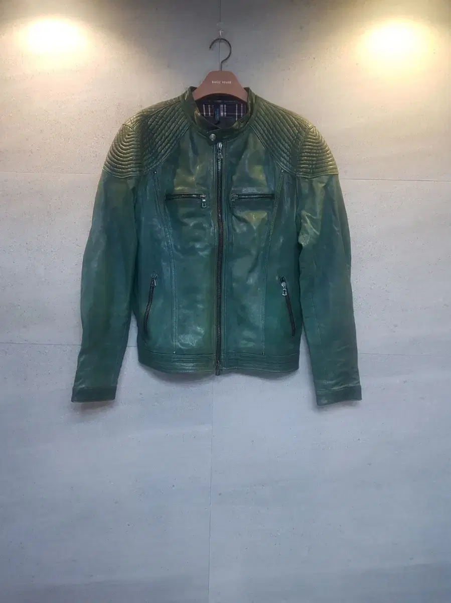 BENHEART leather jacket! made in Italy! 1.36 million items