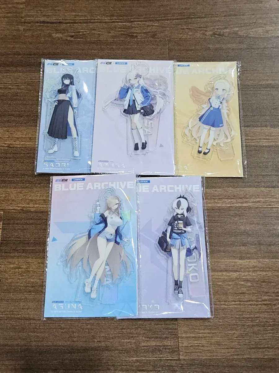 BlooArchive China Lawson Acrylic Stand 5pcs in Bulk