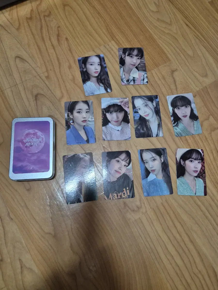 IU Strawberry Moon Photocard Set