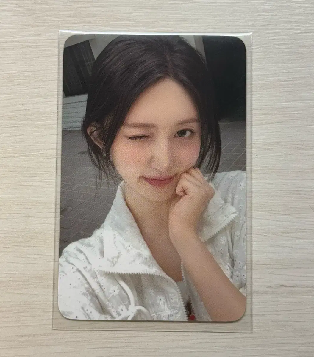 ive gaeul cinema pop up $70 pre-order benefit photocard sells