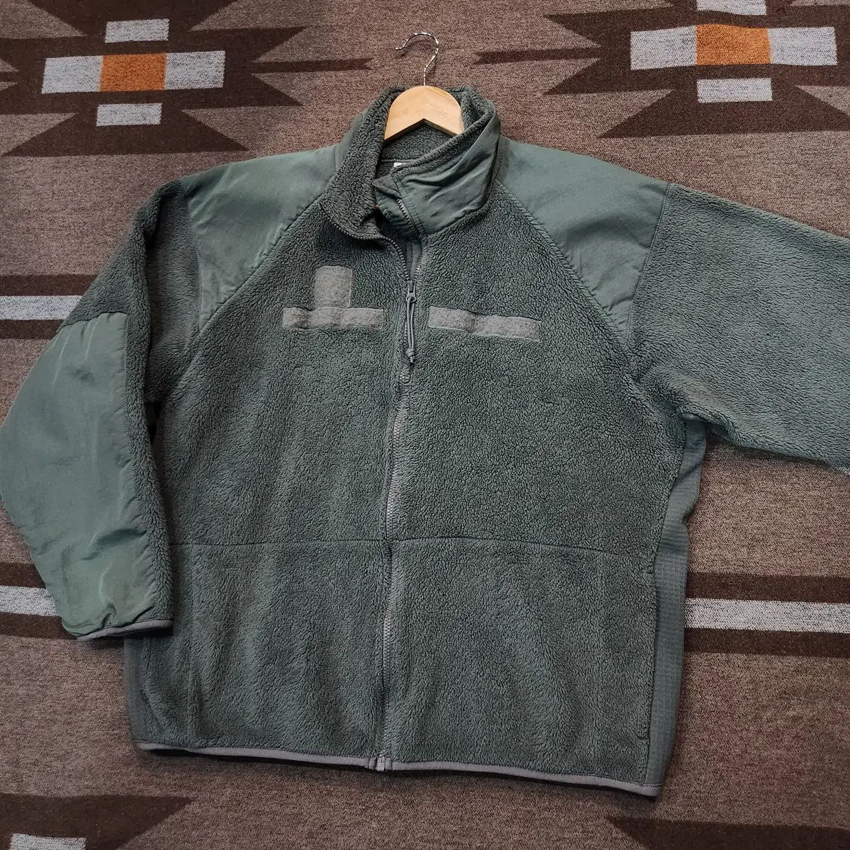 Weekend Sale)Original US Army Polartec Fleece Jacket L Xen3