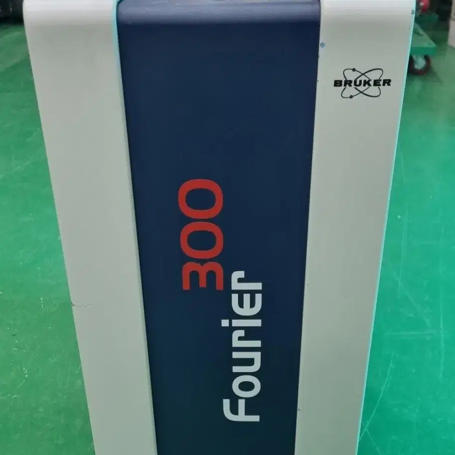 BRUKER Fourier 300  NMR Spectrometer