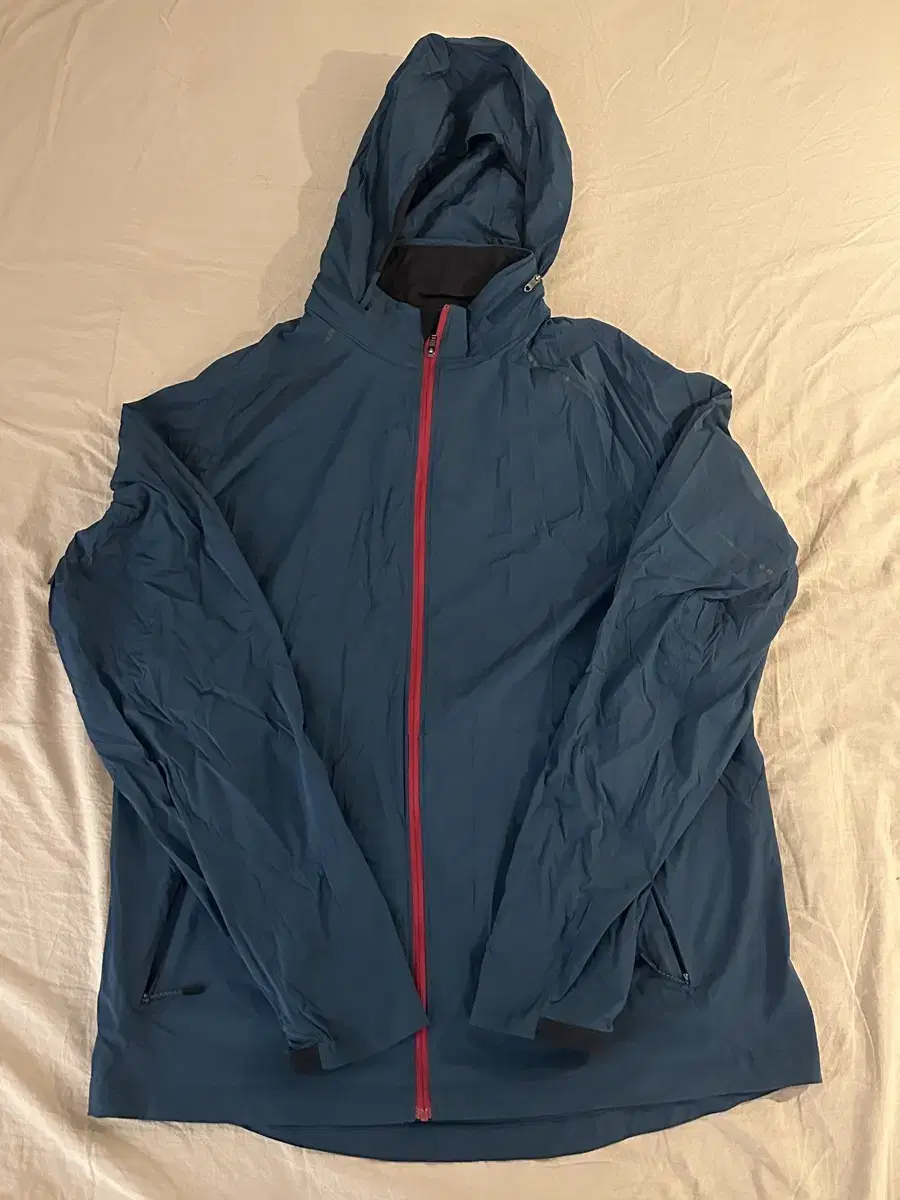 Lululemon Men's XL Zip Hooded Vented Running Jacket Windbreaker