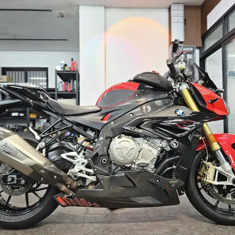 18년 BMW S1000R  아크라포비치 / 부산 경남 울산 양산 김해