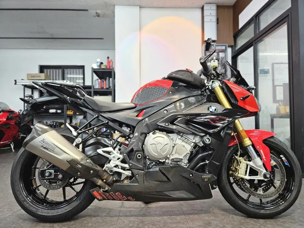 18년 BMW S1000R  아크라포비치 / 부산 경남 울산 양산 김해