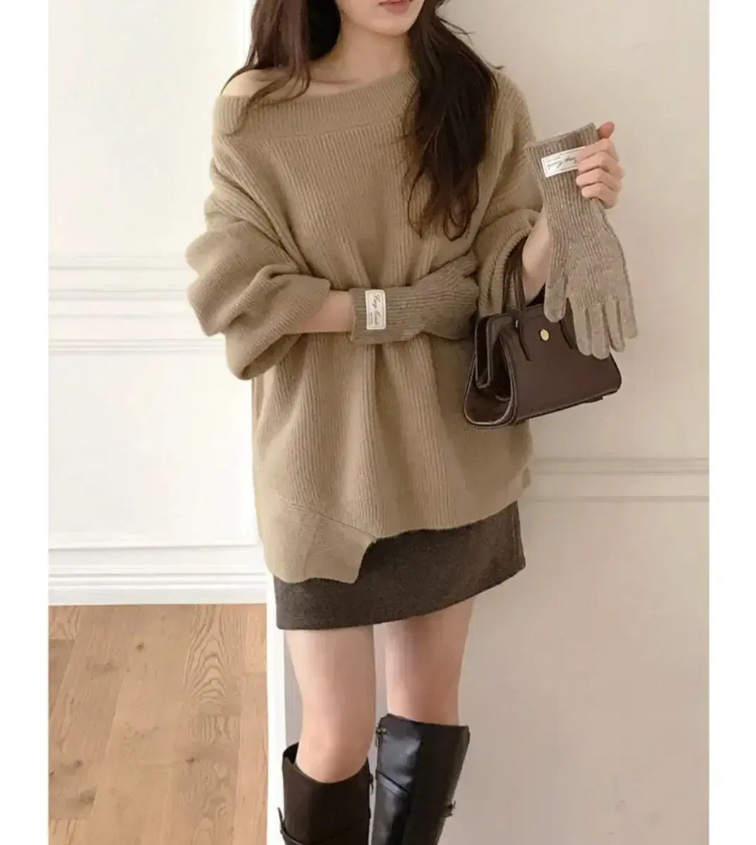 NEW)FURBIT SEINA Yeori-Rouge one-shoulder off-the-shoulder knit_beige