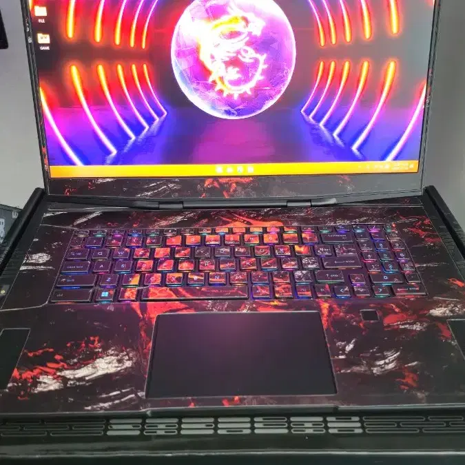 MSI Stealth 17 Studio A13VH-i9 4K Mini L