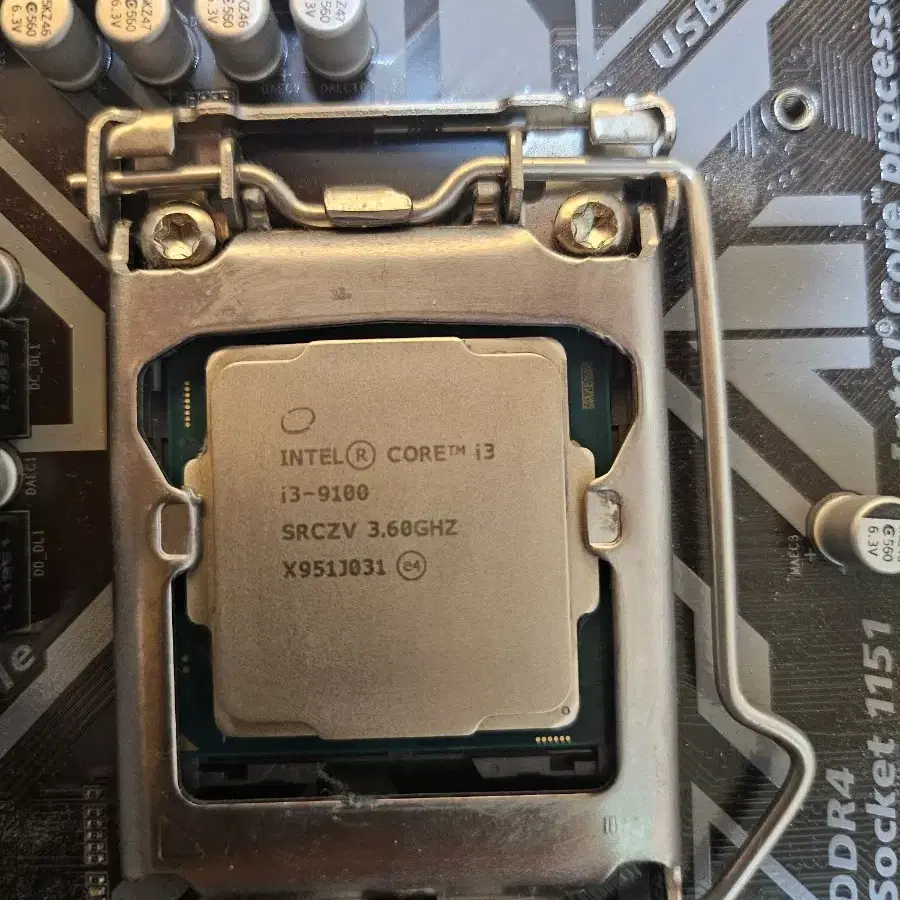 intel i3 9100 CPU 팝니다