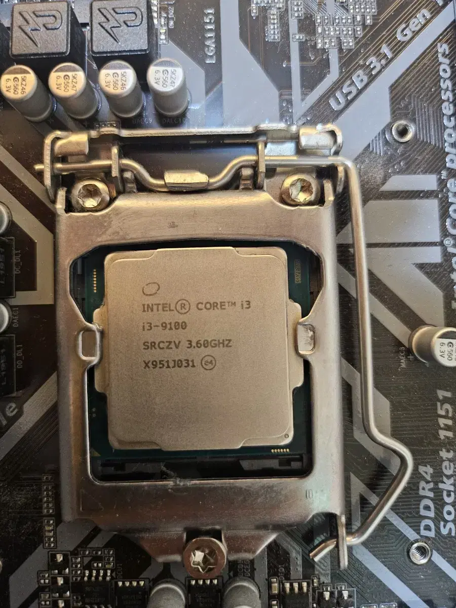 intel i3 9100 CPU 팝니다