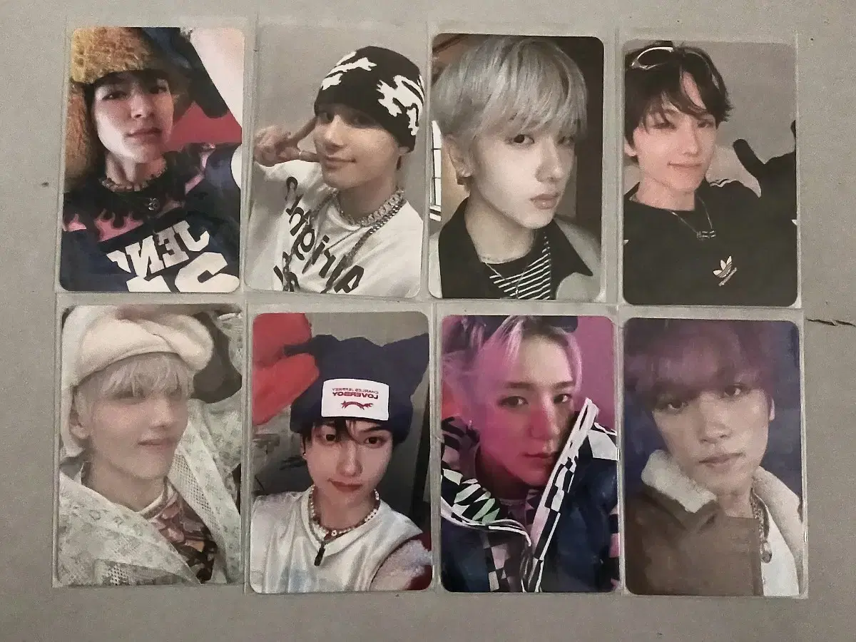 NCT, BTS photo card urgently needed.