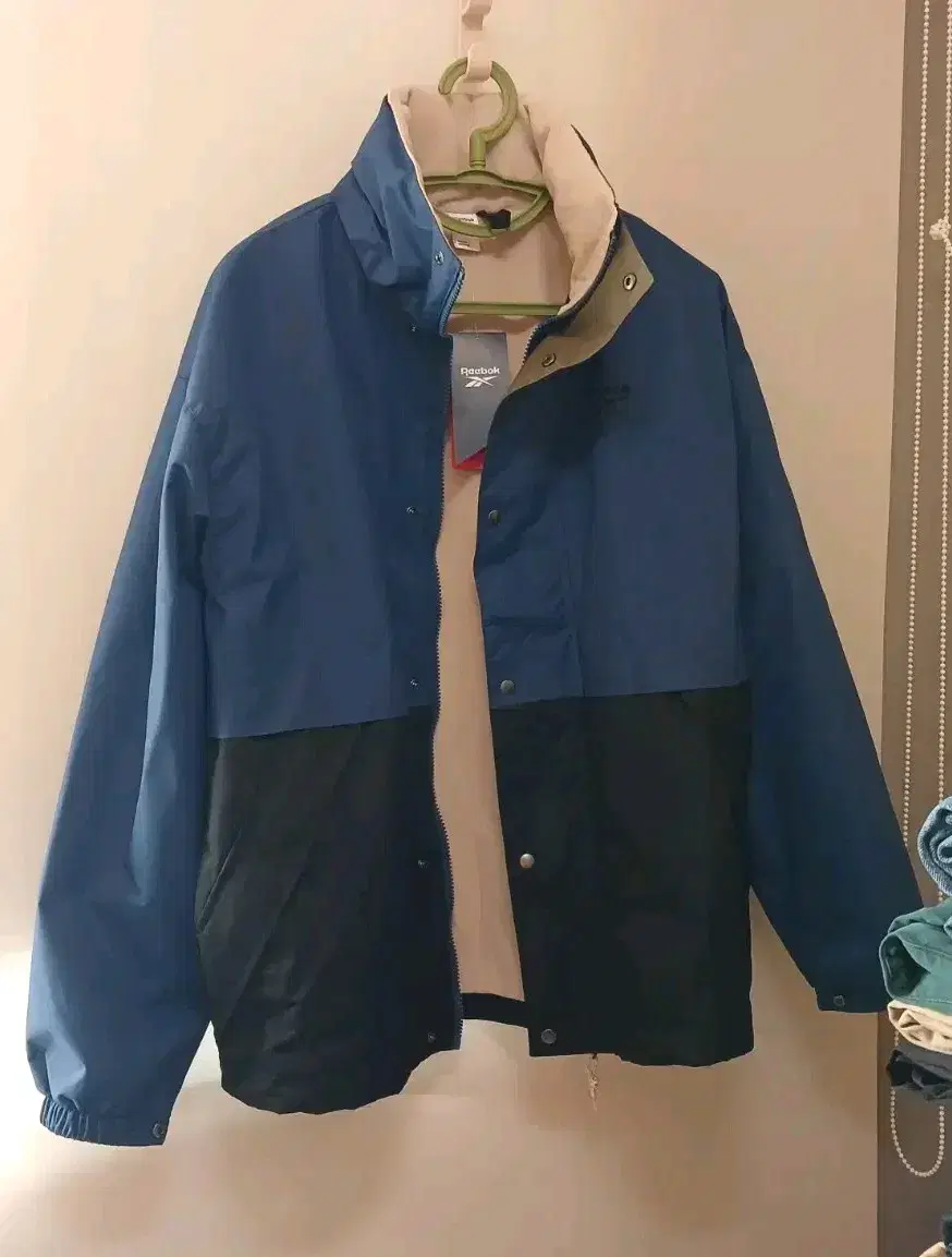 Reebok Jacket Jumper 95 Size Small Outdoor San Camping