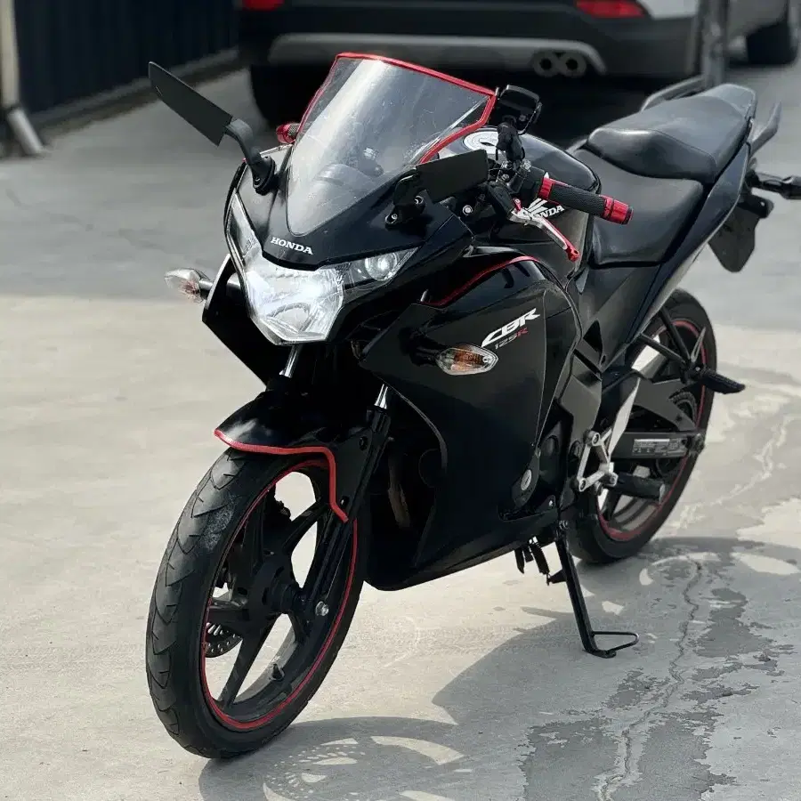 혼다 cbr 125cc 15년식 깔끔튜닝차량 판매합니다.