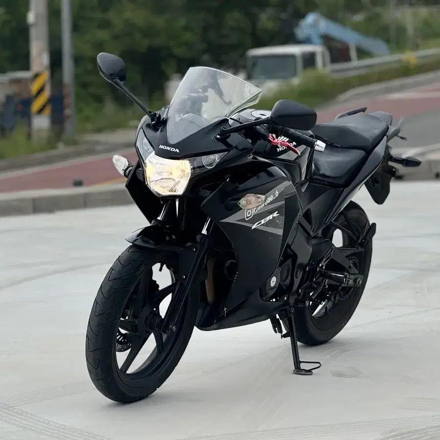 혼다 cbr125cc 14년식 아크라 머플러 판매합니다