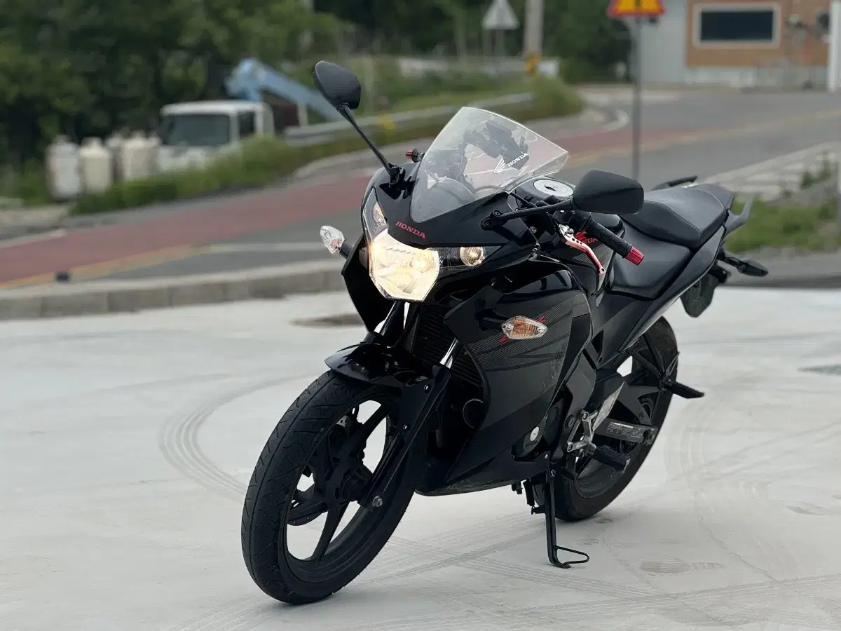 혼다 cbr125cc 16년식 흑마 판매합니다