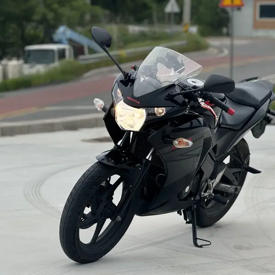 혼다 cbr125cc 16년식 흑마 판매합니다