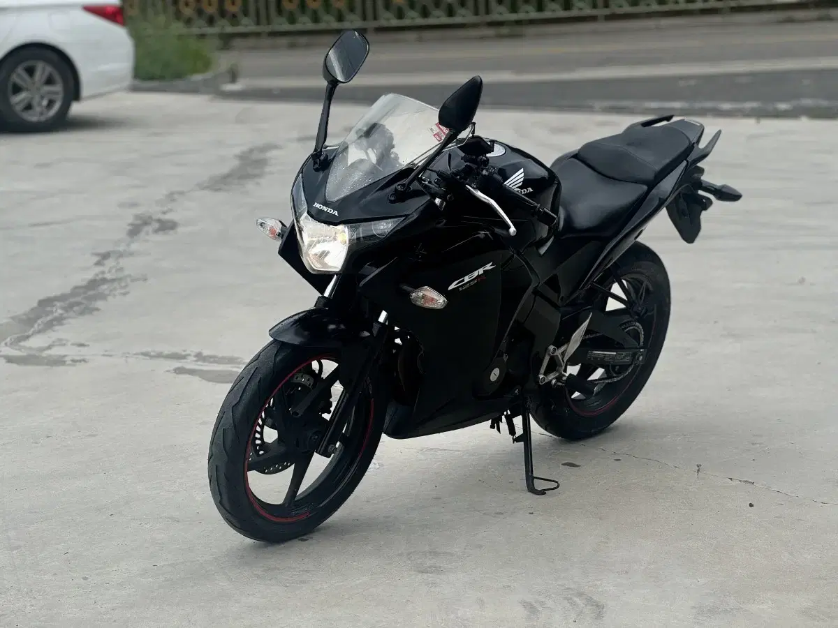 혼다 cbr125cc 14년형 깔끔 순정차량 판매합니다